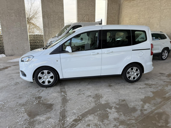 FORD TOURNEO COURIER / 1.5 / Duratorq TDCI DV5